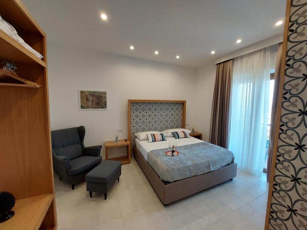 Mistral Luxury Suites Sorrent Exterior foto
