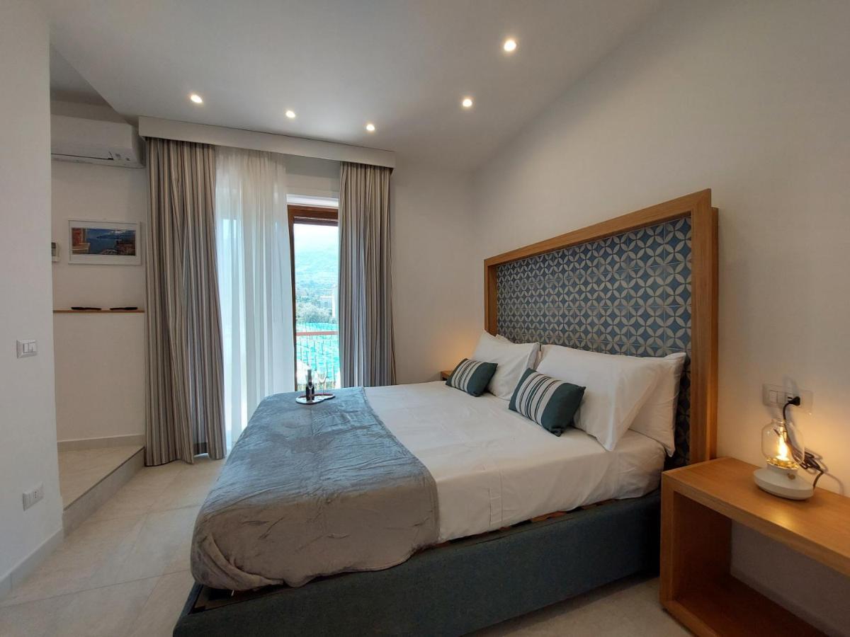 Mistral Luxury Suites Sorrent Exterior foto