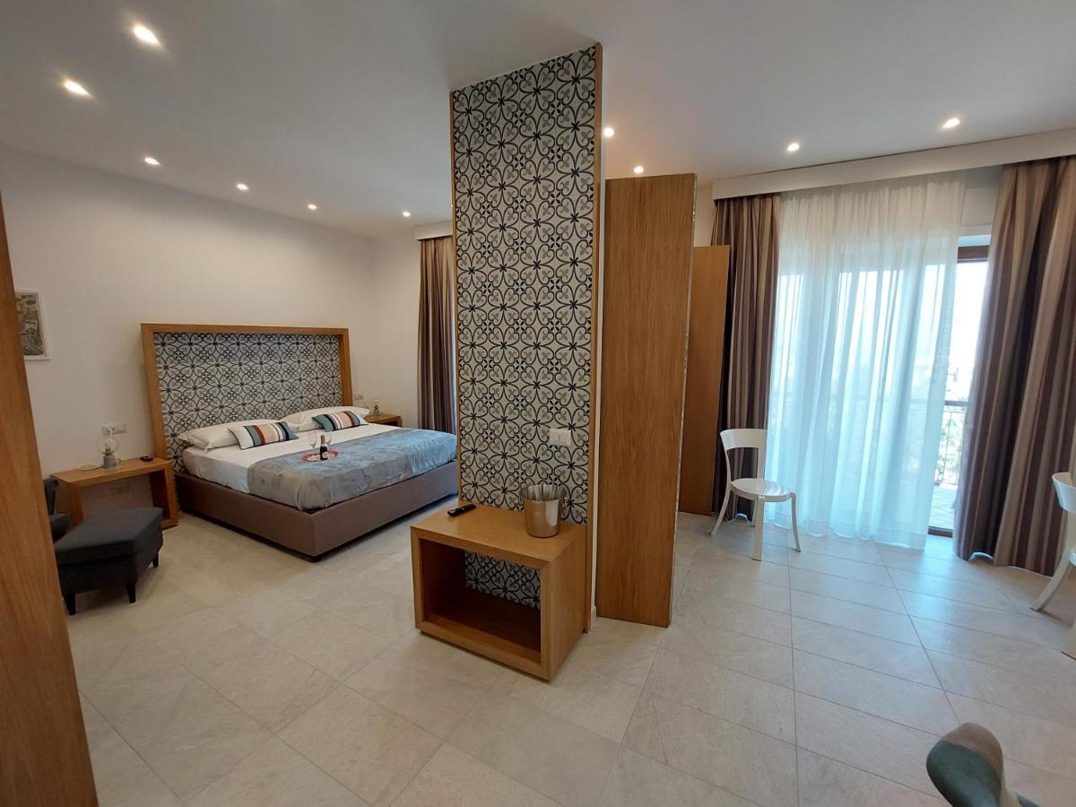 Mistral Luxury Suites Sorrent Exterior foto