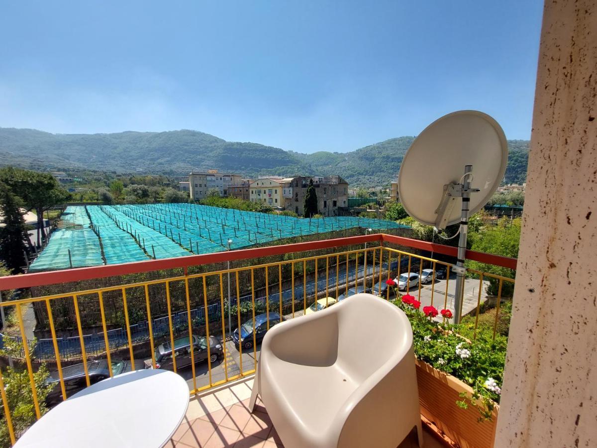 Mistral Luxury Suites Sorrent Exterior foto