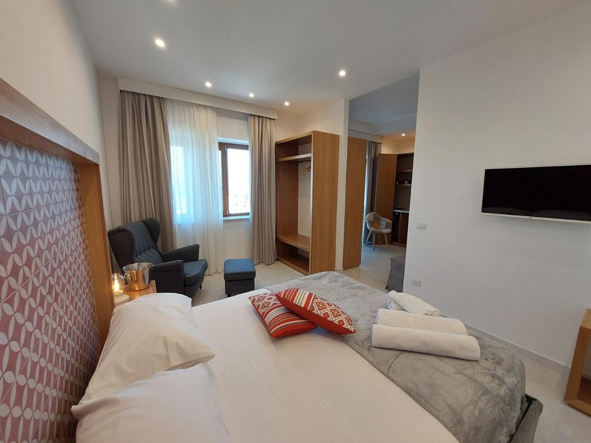 Mistral Luxury Suites Sorrent Exterior foto