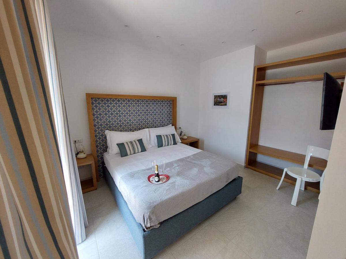 Mistral Luxury Suites Sorrent Exterior foto